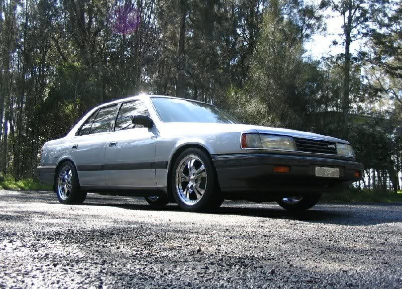 Mazda 929 3.0 i V6 170 KM - dane techniczne, wymiary, spalanie i opinie