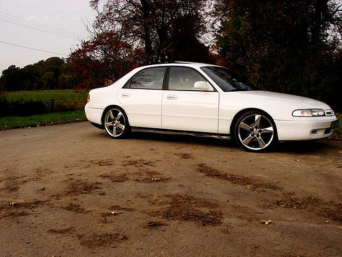 Mazda Cronos 1.8 i V6 24V 140 KM - dane techniczne, wymiary, spalanie i opinie