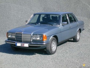 Mercedes-Benz 200  200 (84Hp) Sedan