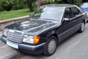 Mercedes-Benz 200 200 E 122 KM Sedan