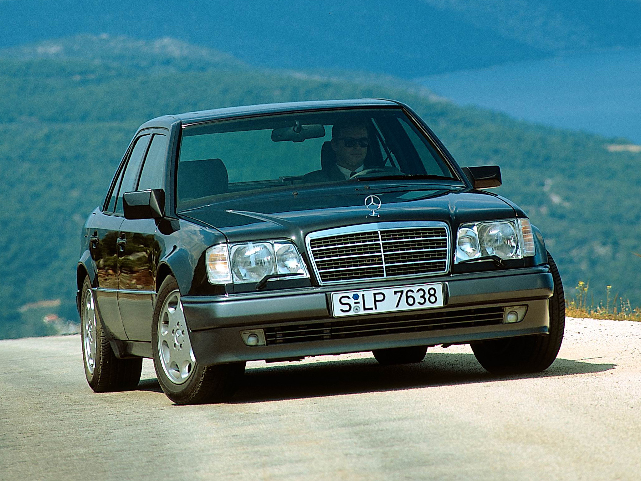 Mercedes-Benz 500  500 E (326Hp) - dane techniczne, wymiary, spalanie i opinie