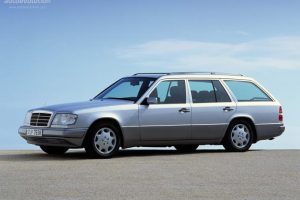 Mercedes-Benz E-klasse E 300 T Turbo D 4 matic 124.3 147 KM Suv