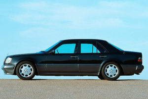 Mercedes-Benz E-klasse E 300 Turbo D 124.133 147 KM Sedan