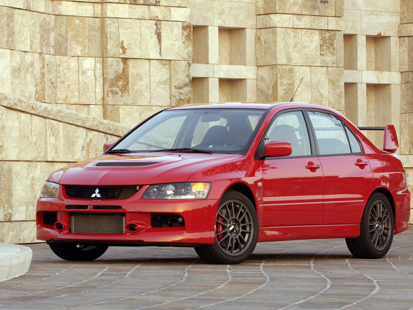 Mitsubishi Lancer 1.6 i 16V 98 KM Sedan dane techniczne, spalanie