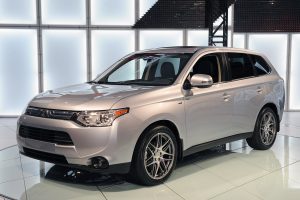Mitsubishi Outlander  2.0 CVT (146 HP) SUV