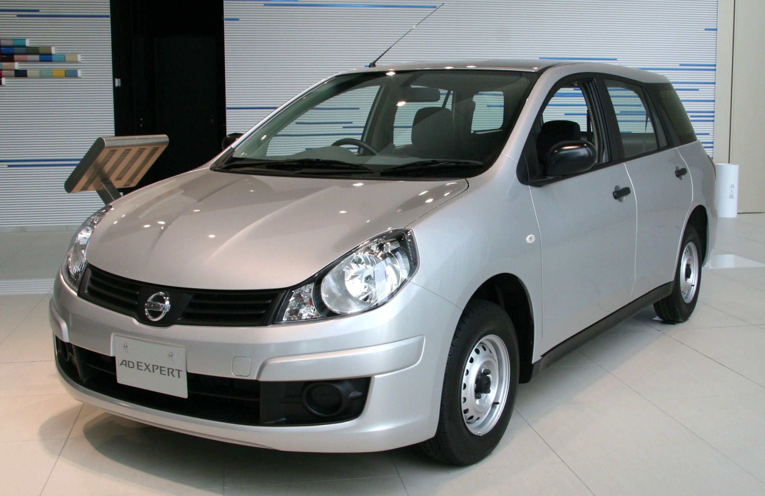 Nissan AD  1.6i (109Hp) 4WD - dane techniczne, wymiary, spalanie i opinie