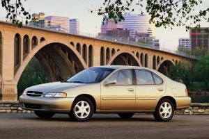 Nissan Altima 2.4 16V 152 KM Sedan