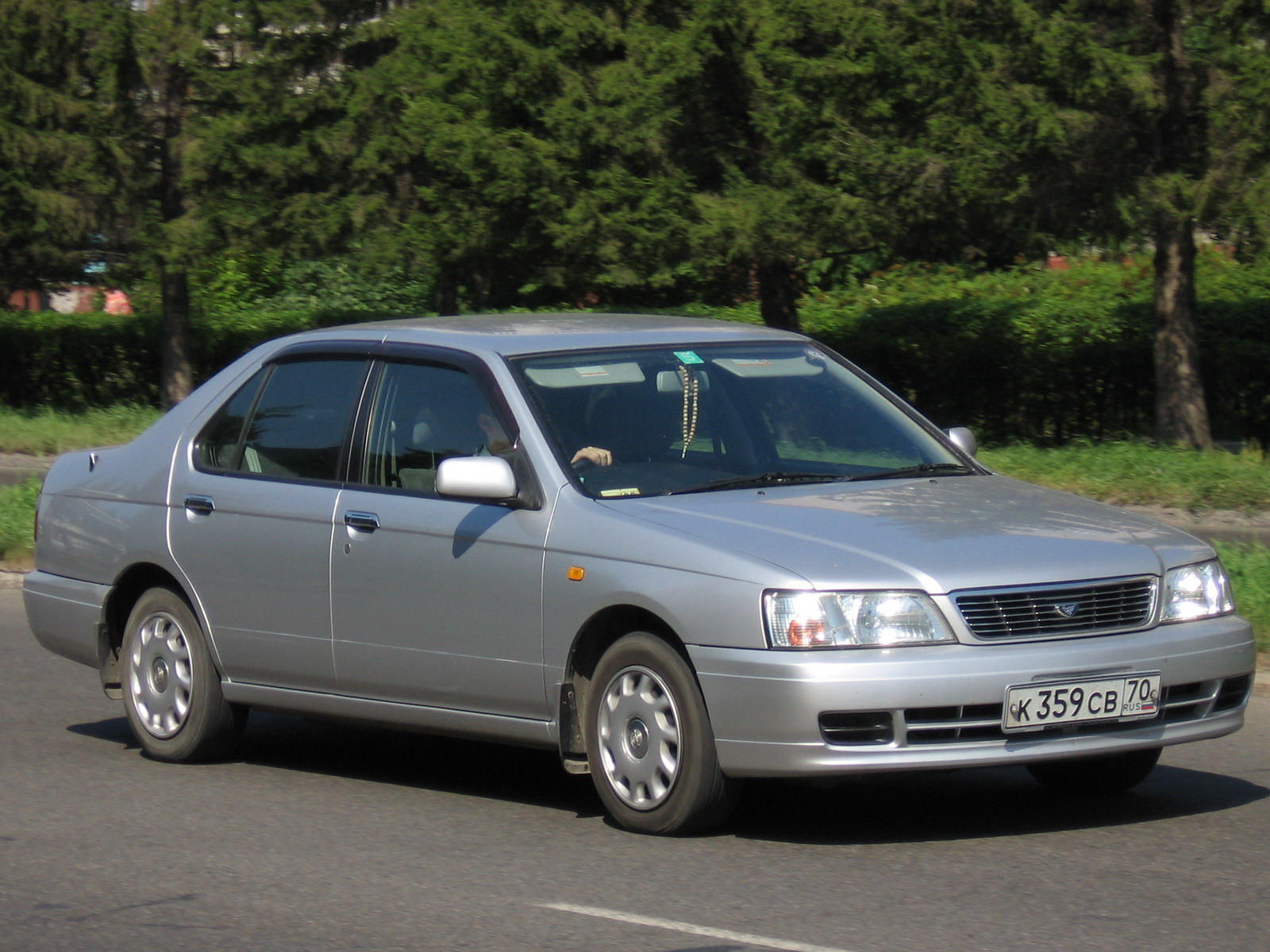 Nissan Bluebird  1.8i (125Hp) 4WD - dane techniczne, wymiary, spalanie i opinie