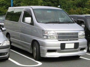 Nissan Elgrand  3.2DT (150Hp) Minivan
