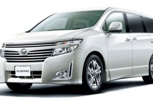 Nissan Elgrand 2.5 CVT (169 HP) 4WD Kompaktowy MPV