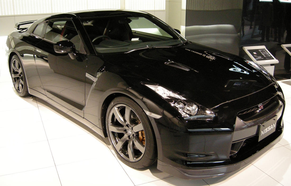 Nissan GT-R  3.8 V6 480 KM - dane techniczne, wymiary, spalanie i opinie