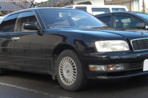 Nissan Gloria 3.0 i V6 24V 200 KM Sedan