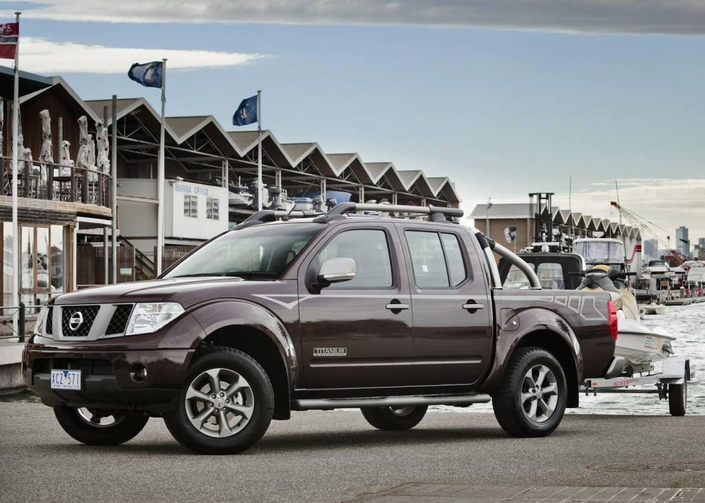 Nissan Navara  2.5 dCi Double Cab 4WD 174 KM - dane techniczne, wymiary, spalanie i opinie