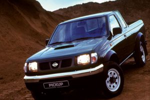 Nissan Pick-UP 2.5 Di 2WD Double Cab 133 KM Pickup