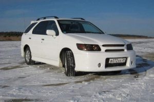 Nissan R-Nessa 2.4 i 16V 4WD 152 KM Suv