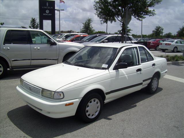 Nissan Sentra  1.6 i 16V 107 KM - dane techniczne, wymiary, spalanie i opinie