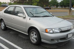 Nissan Sentra 1.8 i 16V XE 127 KM Sedan