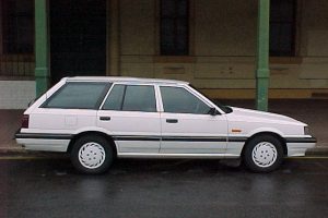 Nissan Skyline 2.0T 145KM Suv