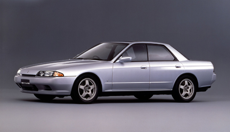 Nissan Skyline  2.0T (215Hp) - dane techniczne, wymiary, spalanie i opinie