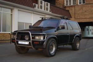 Nissan Terrano 2.4 i 4WD 103 KM SUV