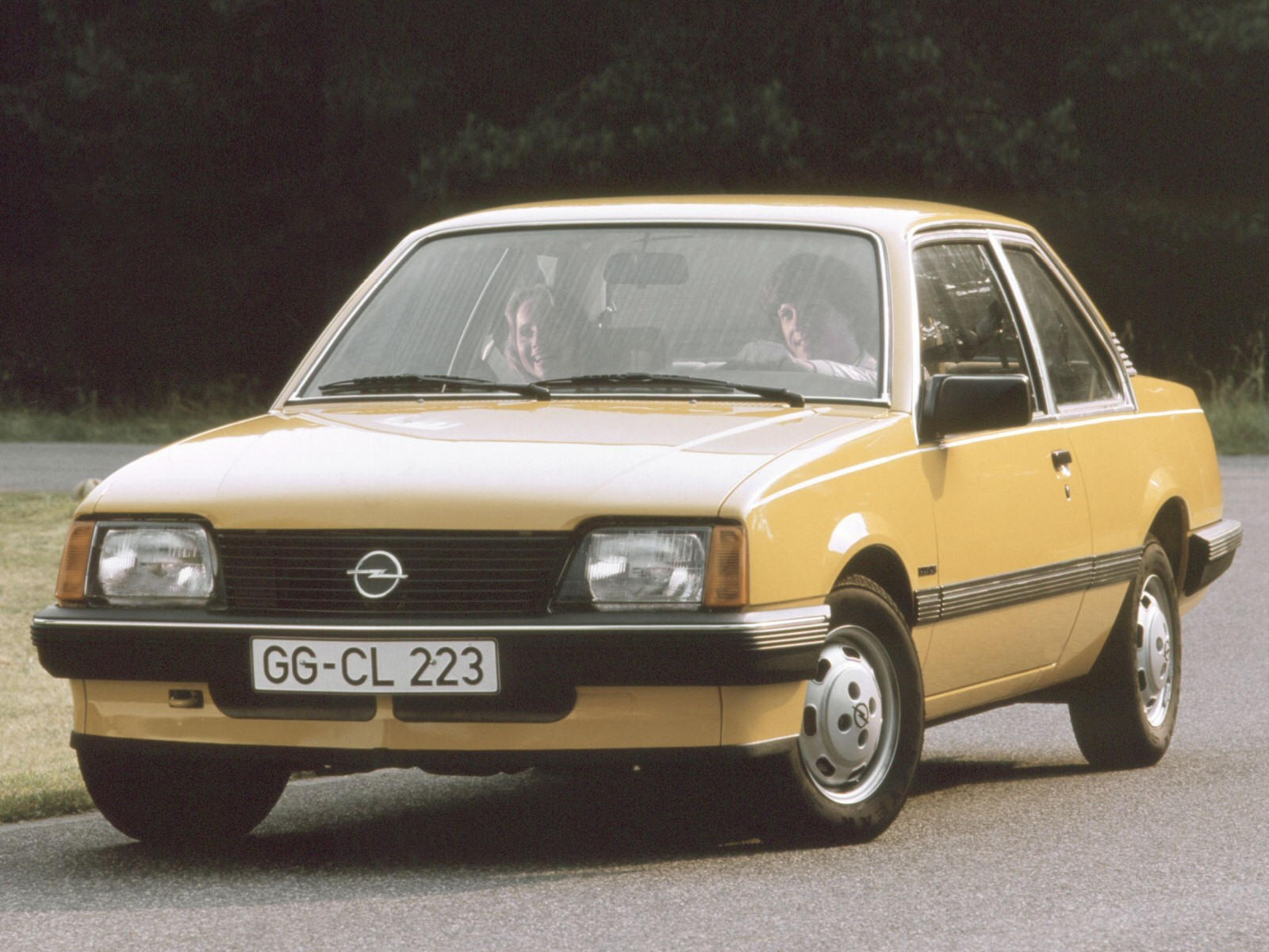 Opel Ascona  1.6 N 75 KM Coupe