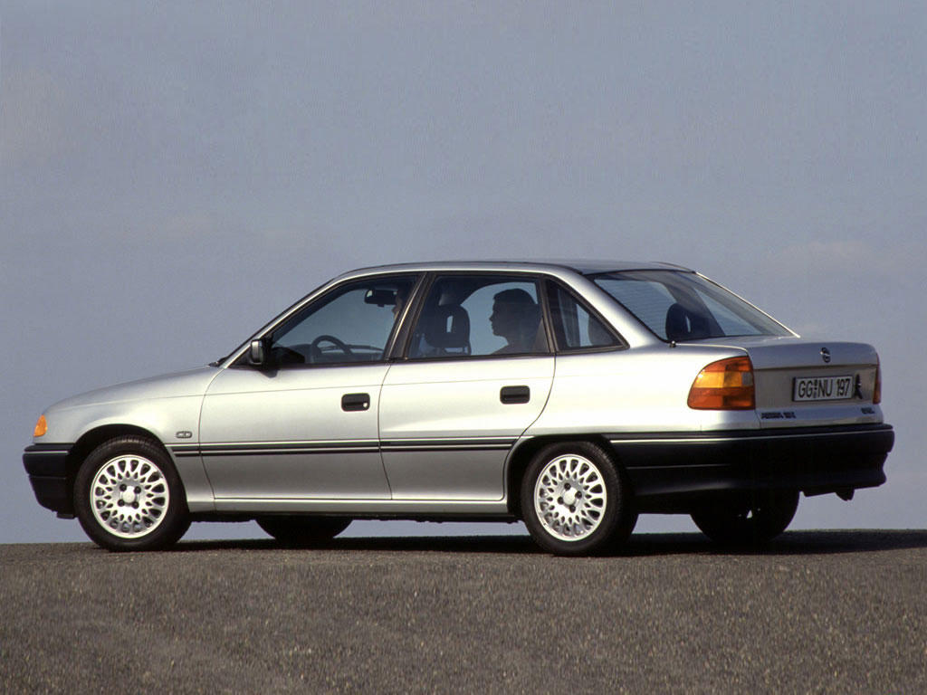 Opel Astra  1.6i (101Hp) Sedan
