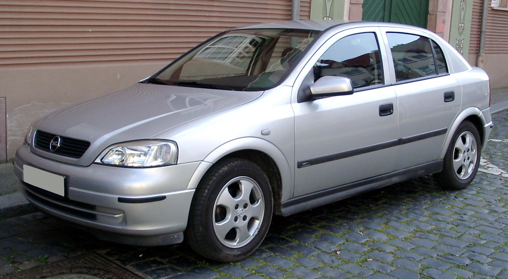Opel Astra  2.0 DTI 16V 101 KM Hatchback