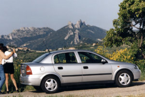 Opel Astra  1.6i (103Hp) Sedan