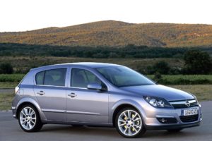 Opel Astra  2.0 i 16V Turbo 200 KM Hatchback