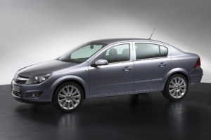 Opel Astra  1.8 i 16V 140 KM Sedan