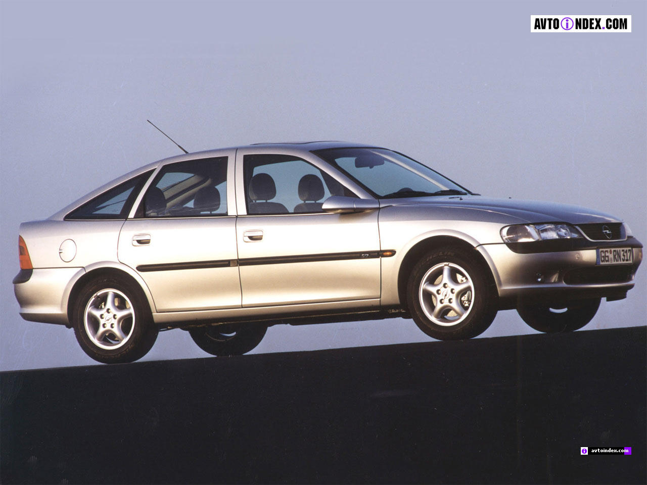 Opel Vectra  1.6 i 75 KM - dane techniczne, wymiary, spalanie i opinie