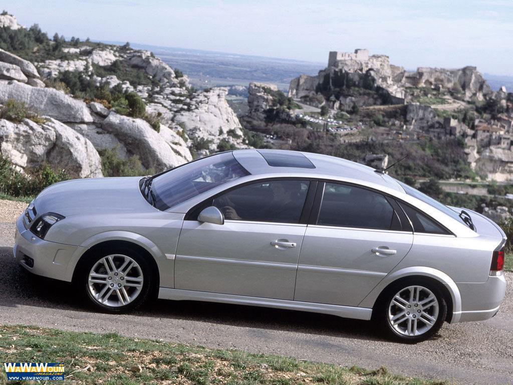 Opel Vectra  2.8 i V6 24V Turbo OPC 255 KM Hatchback