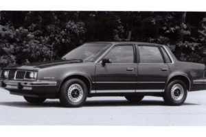 Pontiac 6000 3.1 i V6 141 KM Sedan