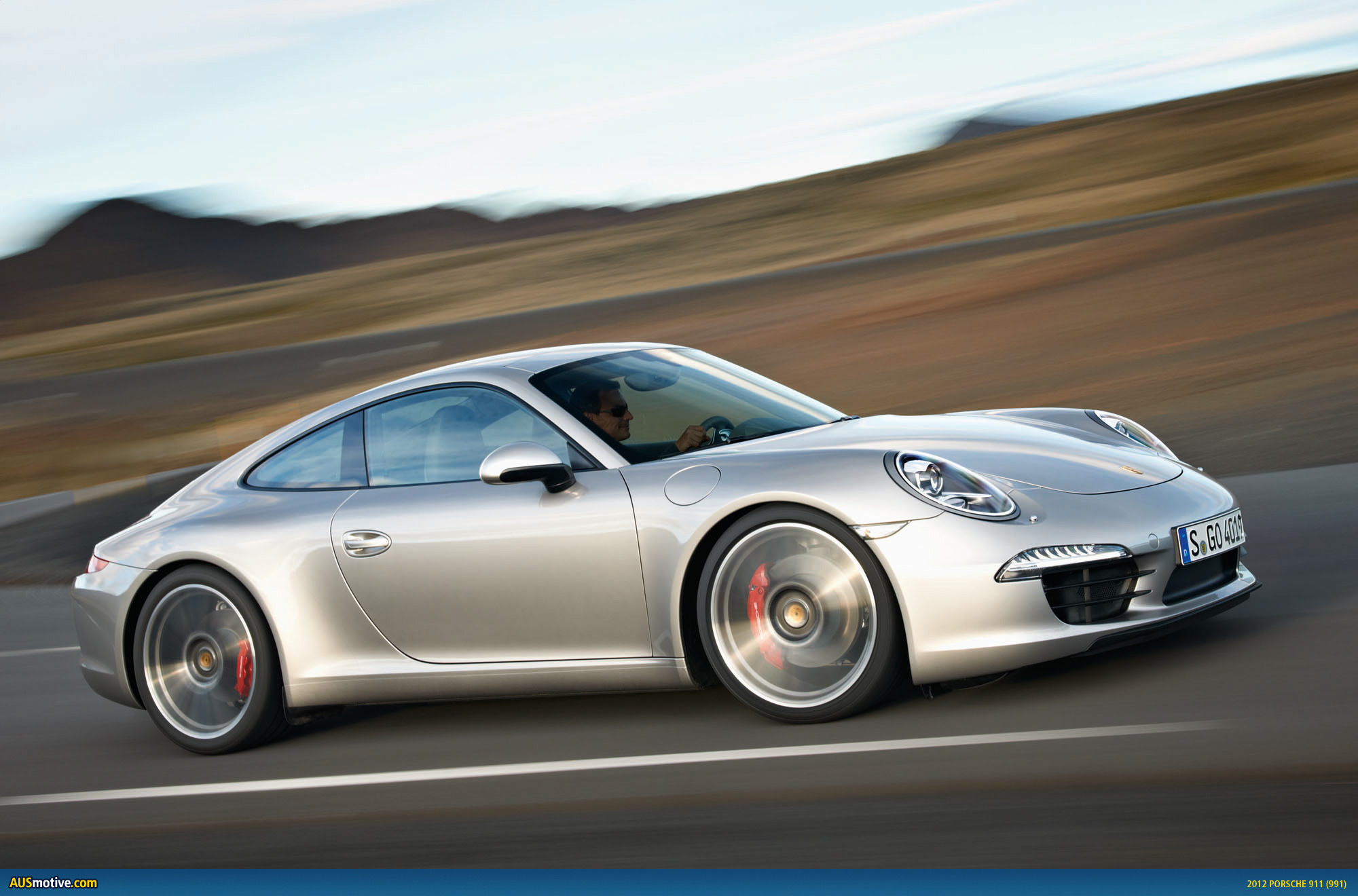 Porsche 911  3.4 Carrera 4 (350Hp) - dane techniczne, wymiary, spalanie i opinie
