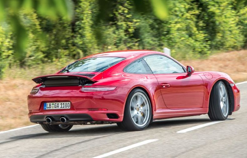 Porsche 911  Carrera 4 - dane techniczne, wymiary, spalanie i opinie