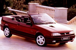 Renault 19 1.8 i 16V 135 KM Cabrio