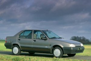 Renault 19 1.4 i 80 KM Sedan