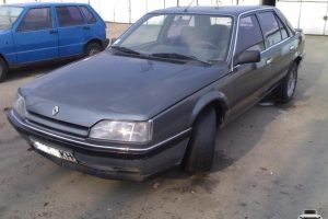 Renault 25 2.0 i 12V 136 KM Hatchback