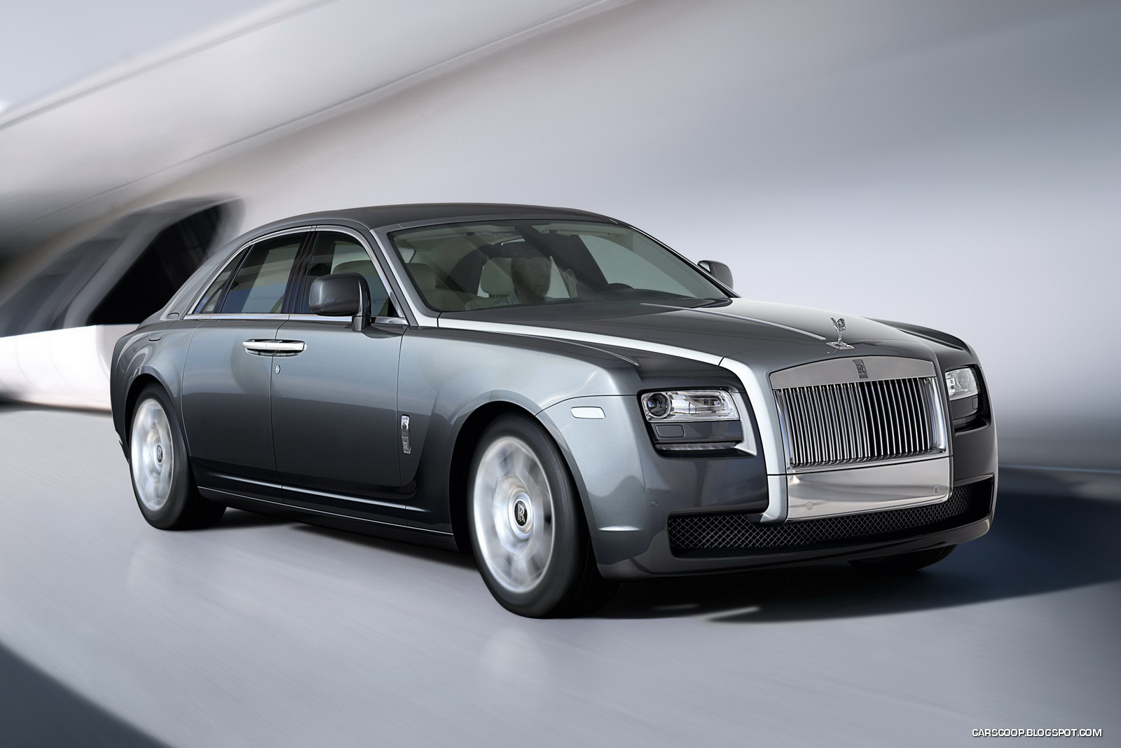 Rolls-Royce Wraith  6.6 AT (624 HP) - dane techniczne, wymiary, spalanie i opinie