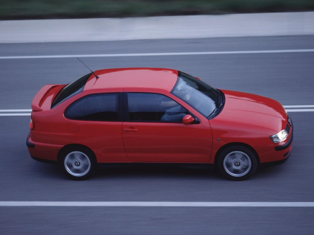 SEAT Cordoba  1.6 MPi 75 KM - dane techniczne, wymiary, spalanie i opinie