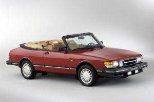 Saab 900  2.0 i 16V 126 KM Hatchback