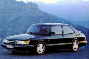Saab 900  2.0 i 16V 126 KM Hatchback