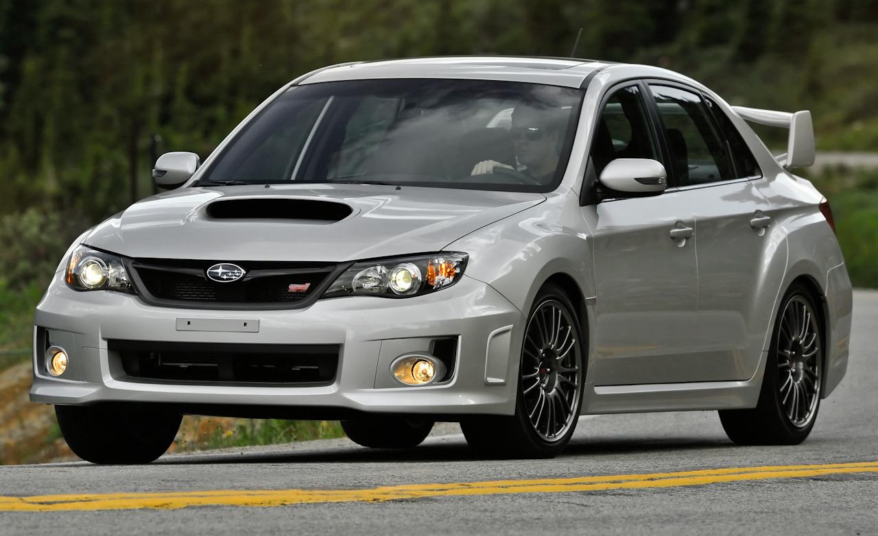 Subaru WRX-STi 2.5 MT (300 HP) 4WD - dane techniczne, wymiary, spalanie i opinie