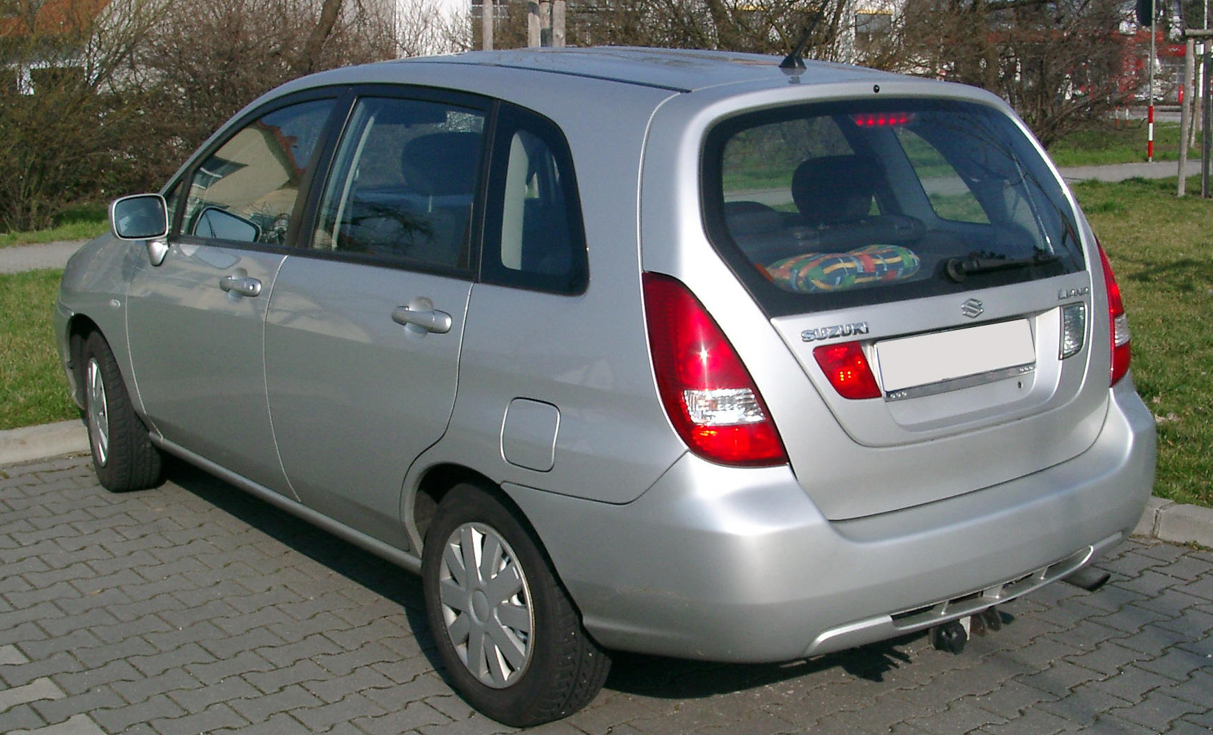 Suzuki Liana  1.6 i 16V 2WD 103 KM - dane techniczne, wymiary, spalanie i opinie