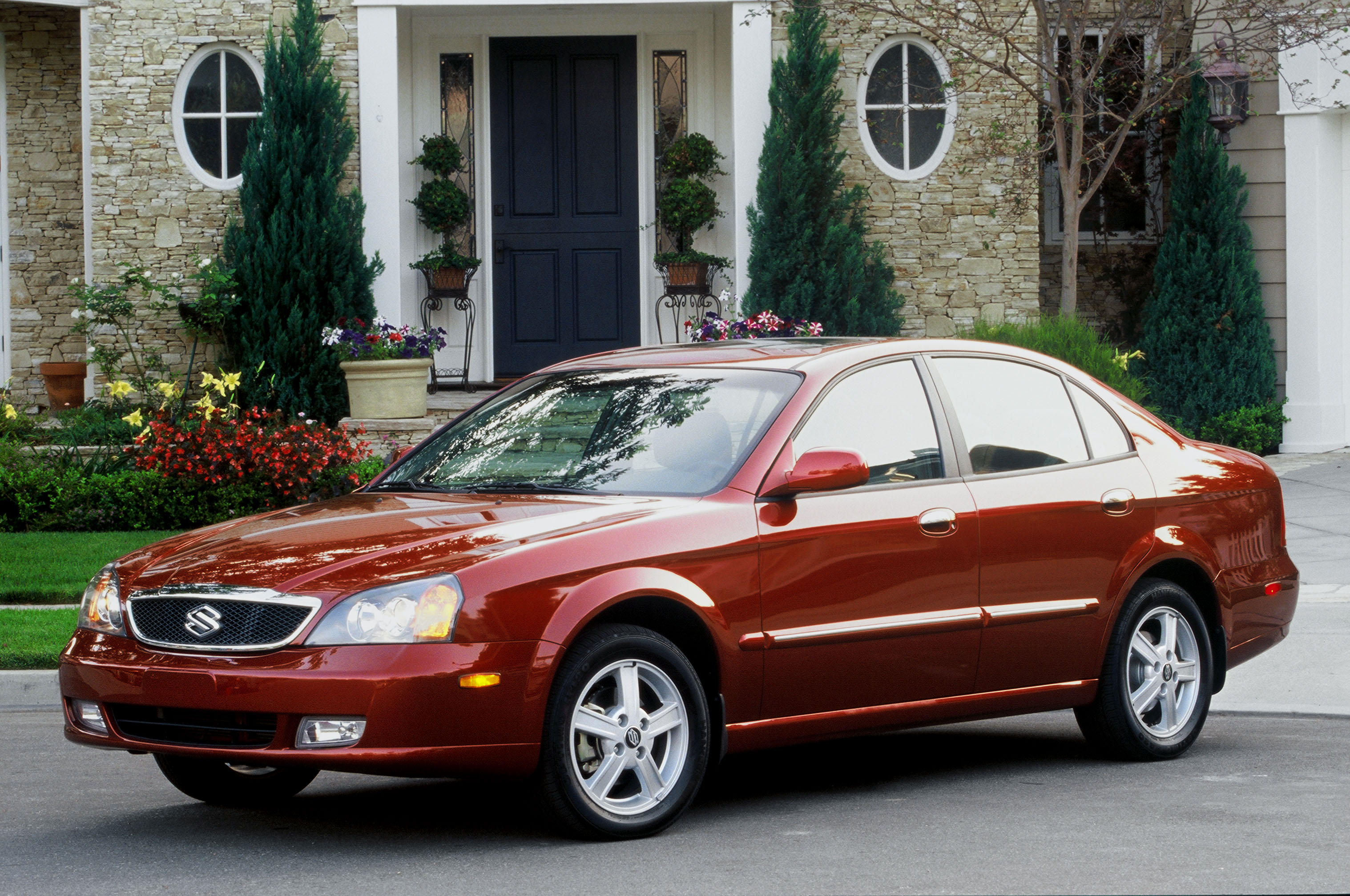 Suzuki Verona 2.0i 131KM - dane techniczne, wymiary, spalanie i opinie