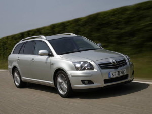 Toyota Avensis 2.2 D 4D 175 KM Suv