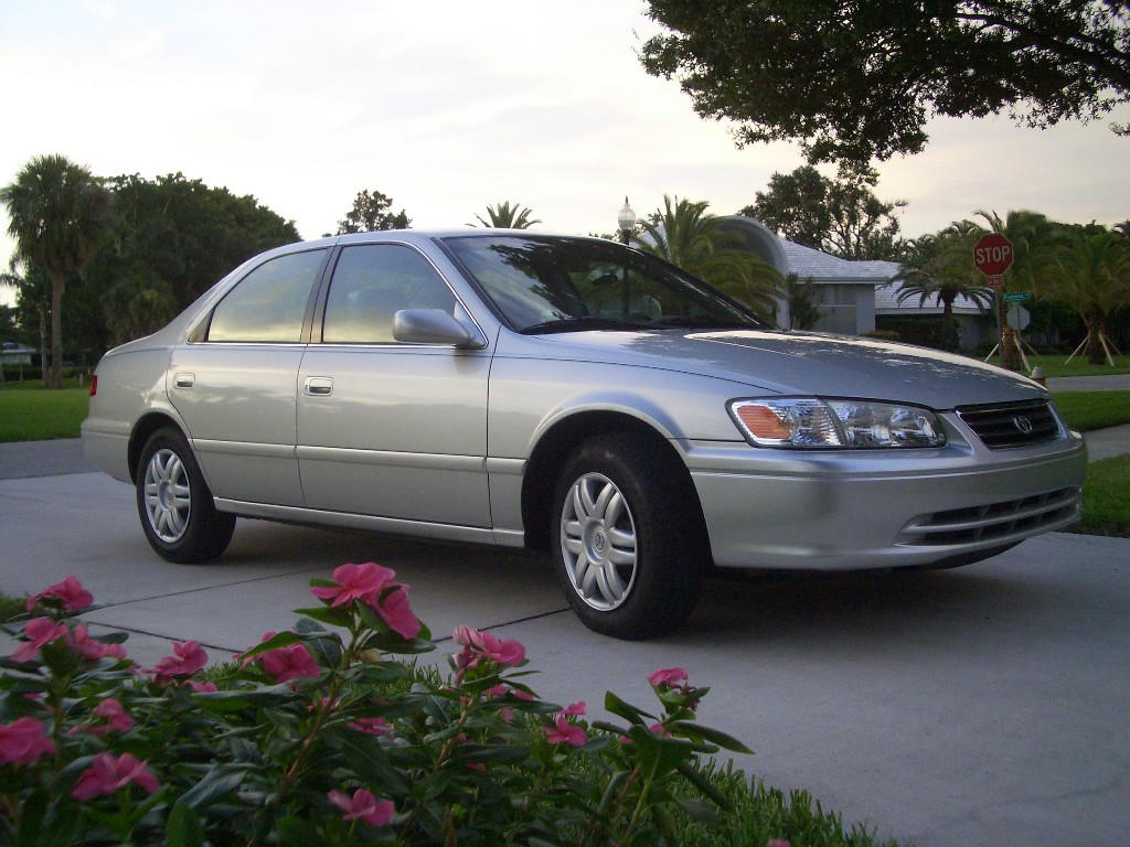 Toyota Camry  2.4 16V 152 KM - dane techniczne, wymiary, spalanie i opinie