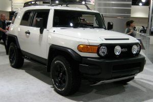Toyota FJ-Cruiser 4.0 MT (239 HP) 4WD SUV