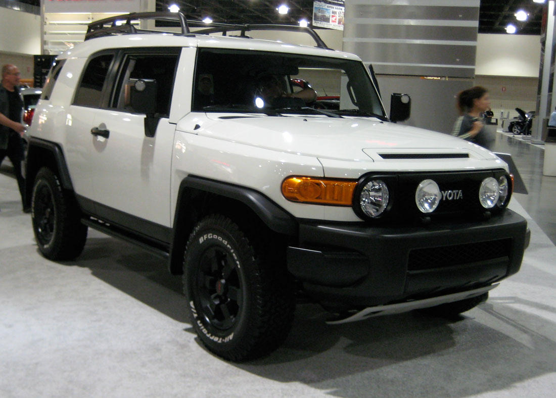 Toyota FJ-Cruiser  4.0 AT (239 HP) - dane techniczne, wymiary, spalanie i opinie