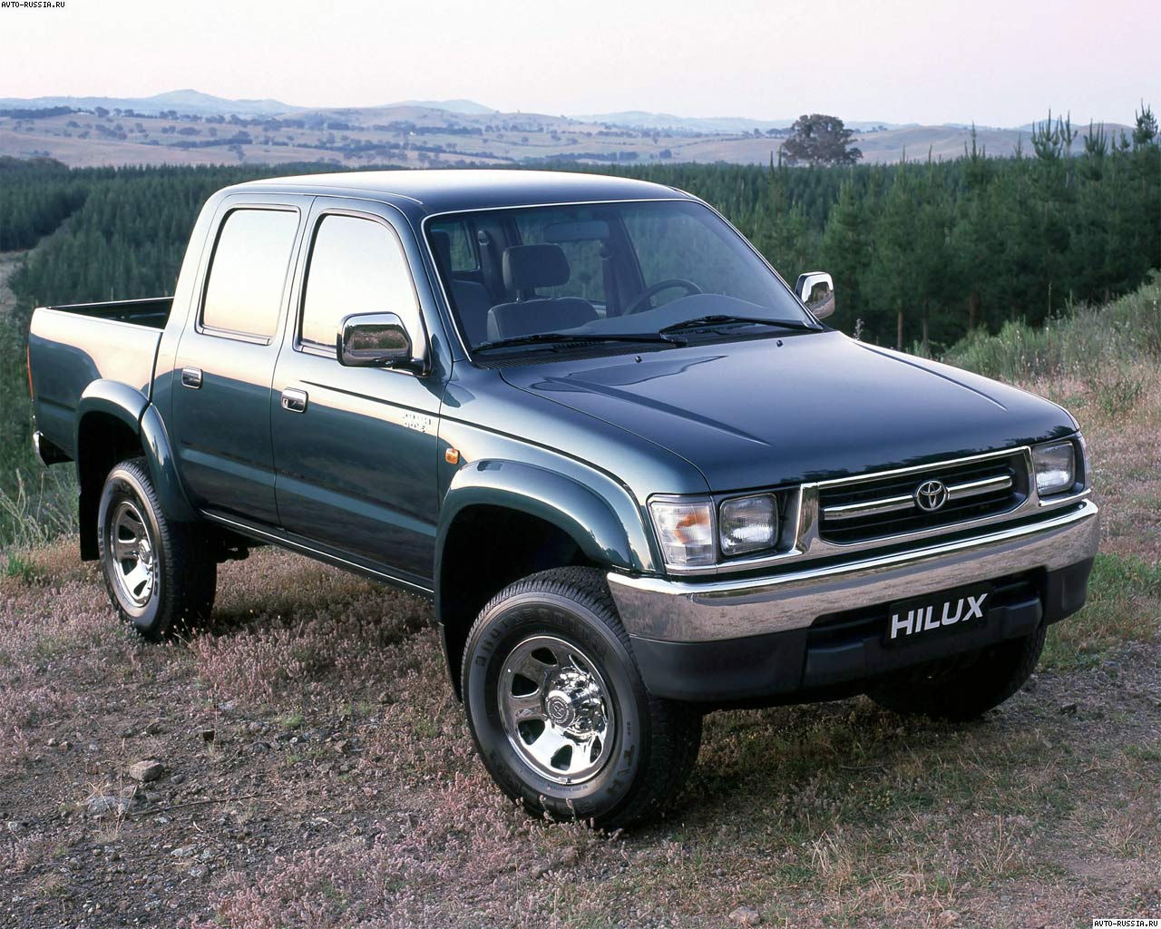 Toyota Hilux  2.0 i 110 KM - dane techniczne, wymiary, spalanie i opinie